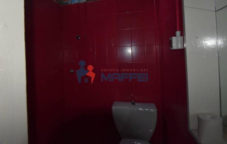 Fondo Commerciale in vendita a Viareggio