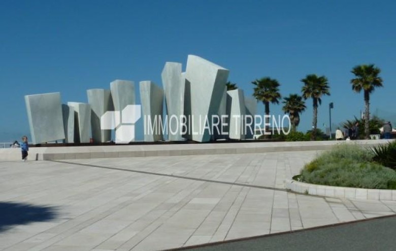 Capannone in vendita a Massa