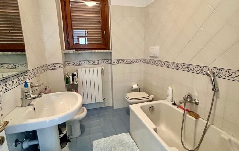 Villa singola in vendita a Montignoso