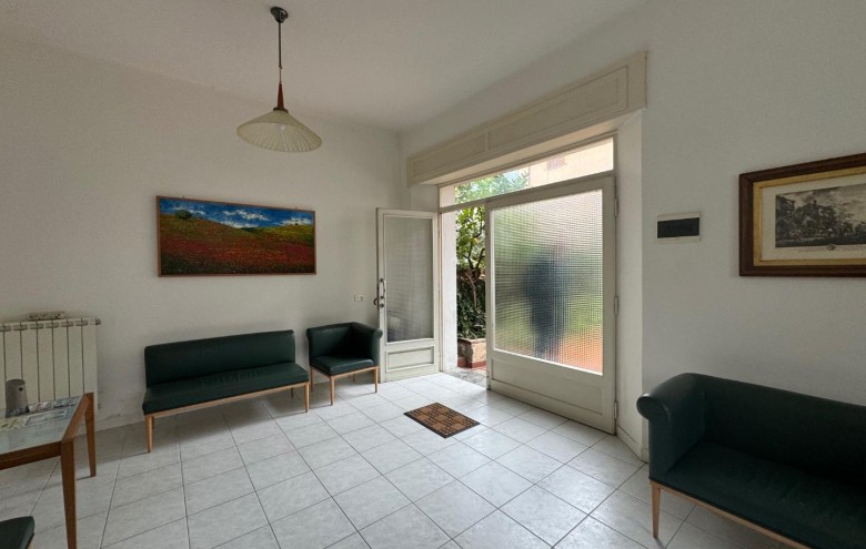 Appartamento in vendita a Montignoso