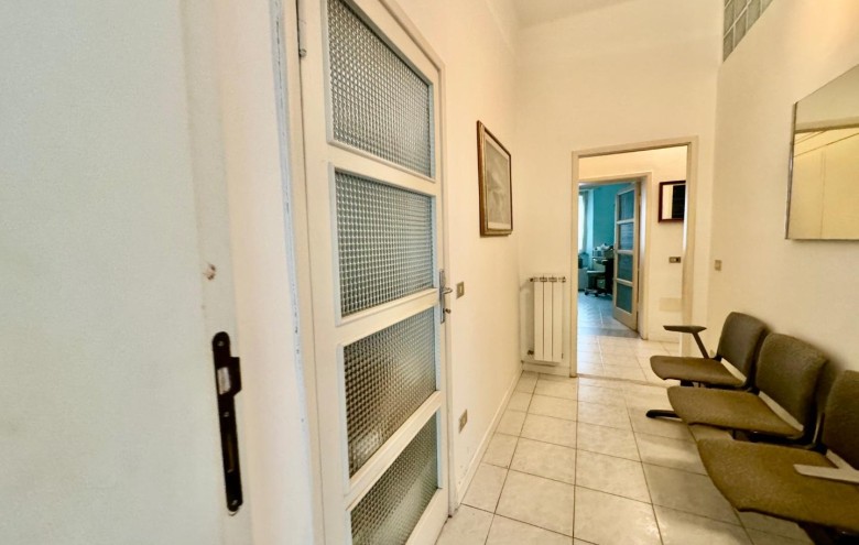 Appartamento in vendita a Montignoso