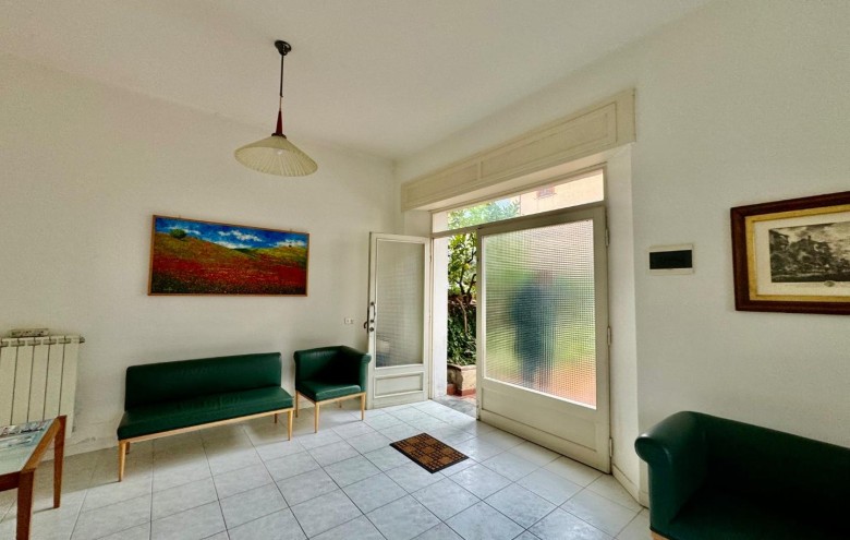 Appartamento in vendita a Montignoso