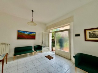 Appartamento in vendita a Montignoso