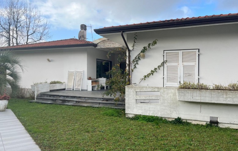 Villa singola in vendita a Massa