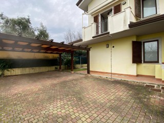 Villa singola in vendita a Massa