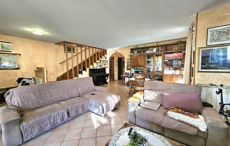 Villa singola in vendita a Massa