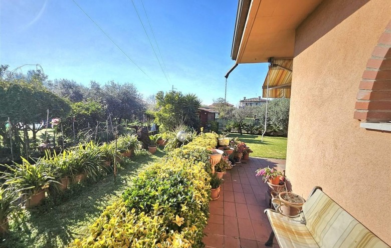 Villa singola in vendita a Massa