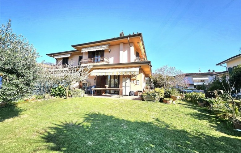 Villa singola in vendita a Massa