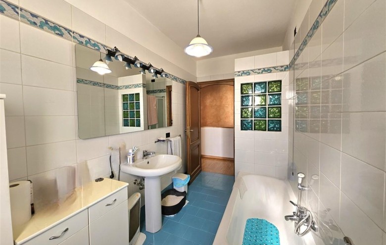 Villa singola in vendita a Massa