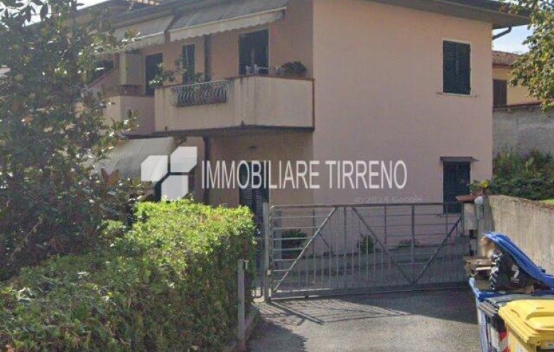 Garage - Box in vendita a Massa