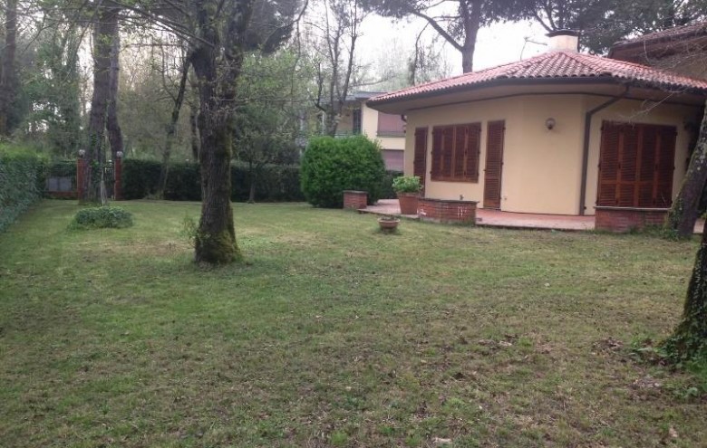 Villa singola in vendita a Massa