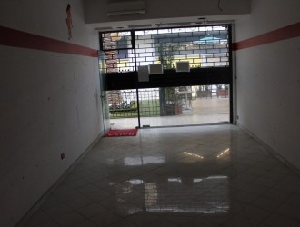 Fondo Commerciale in vendita a Massa