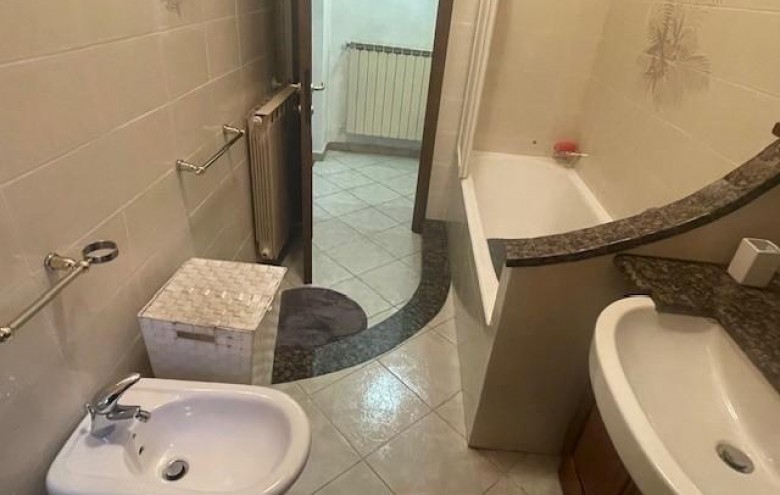 Casa semi indipendente in vendita a Massa