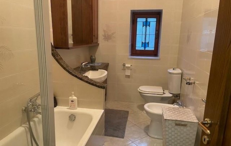 Casa semi indipendente in vendita a Massa