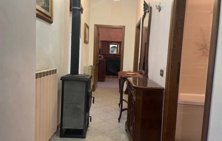 Casa semi indipendente in vendita a Massa
