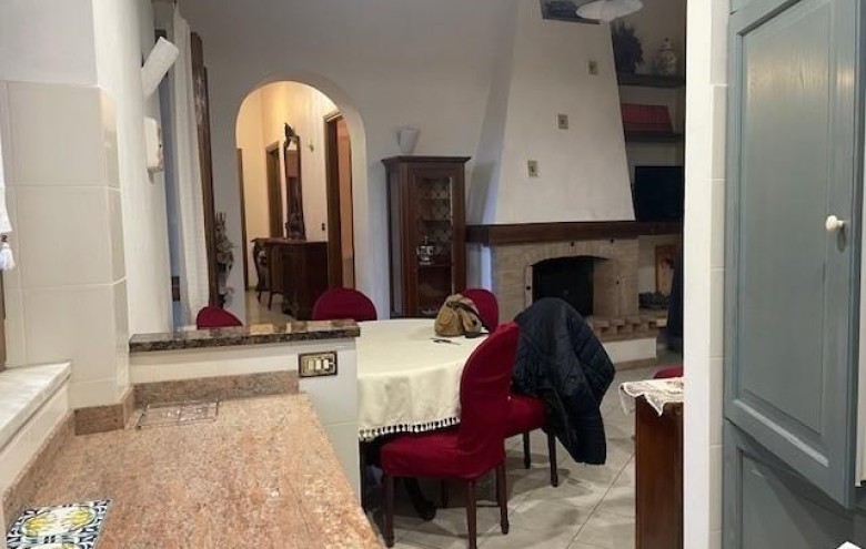 Casa semi indipendente in vendita a Massa