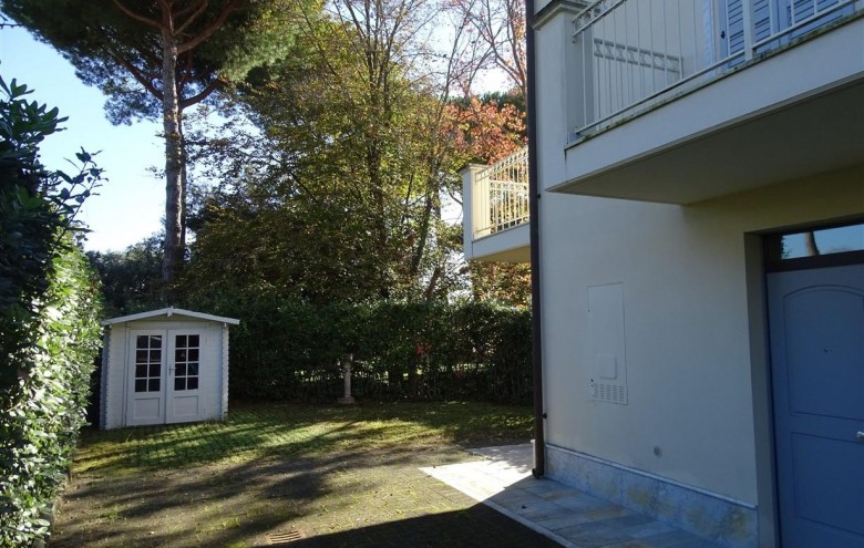 Villa singola in vendita a Montignoso