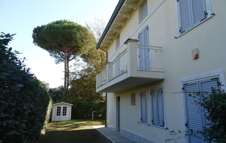 Villa singola in vendita a Montignoso