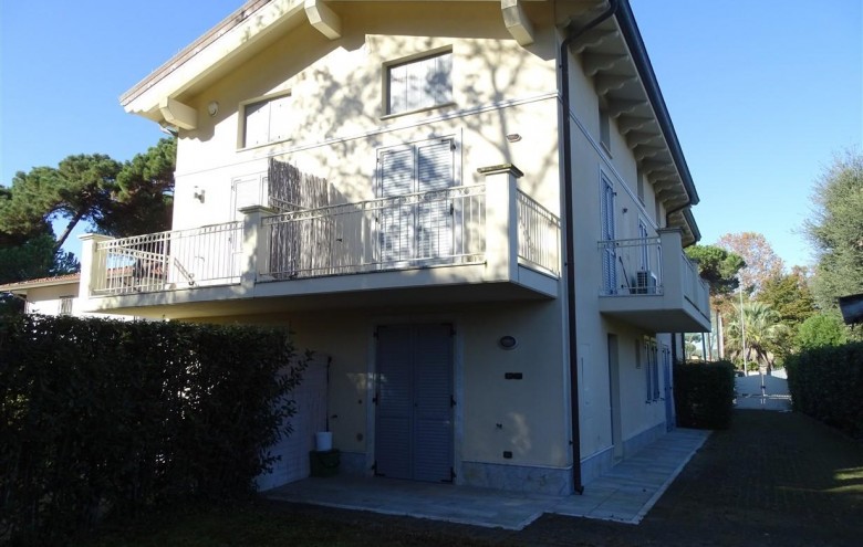 Villa singola in vendita a Montignoso