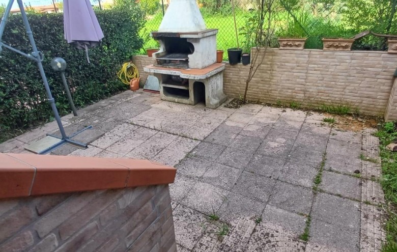 Villetta a schiera in vendita a Massa