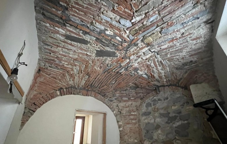 Magazzino in vendita a Carrara