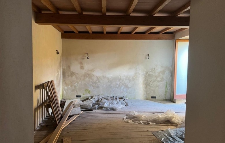 Magazzino in vendita a Carrara