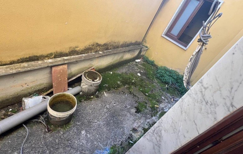 Magazzino in vendita a Carrara