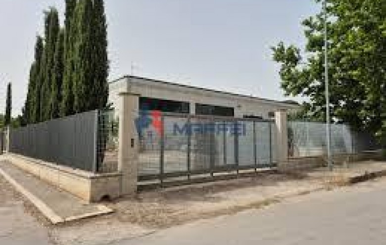 Capannone in vendita a Camaiore