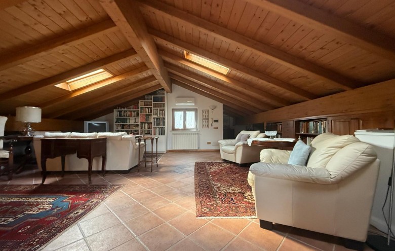 Villa singola in vendita a Carrara