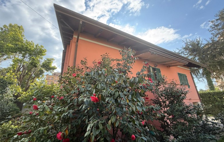 Villa singola in vendita a Carrara