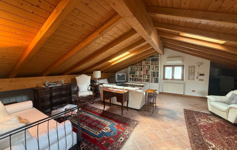 Villa singola in vendita a Carrara