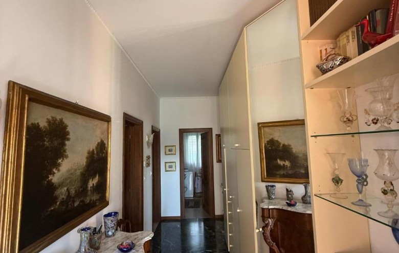 Villa singola in vendita a Carrara