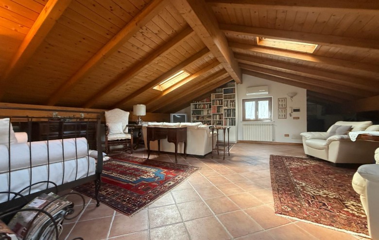 Villa singola in vendita a Carrara