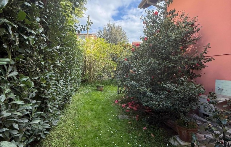 Villa singola in vendita a Carrara