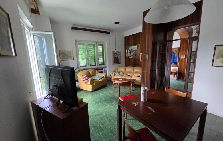 Villa singola in vendita a Carrara