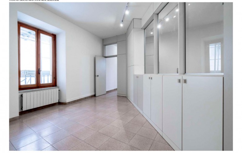 Ufficio in affitto a Massa