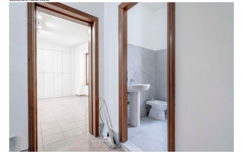 Ufficio in affitto a Massa