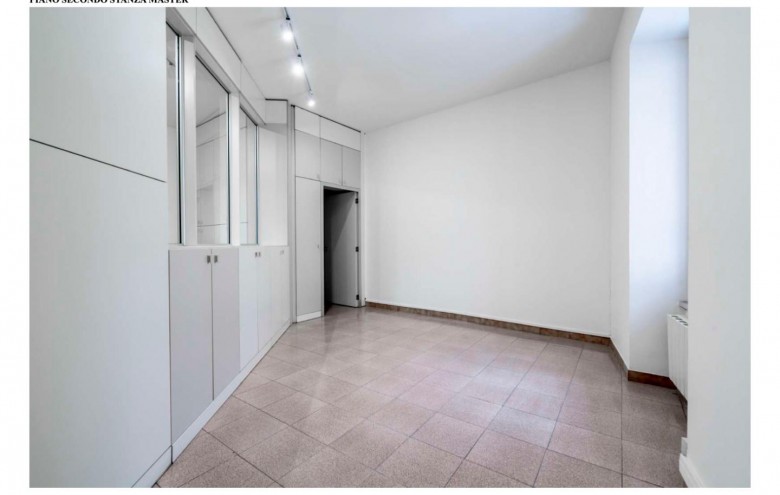 Ufficio in affitto a Massa