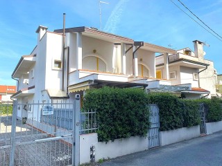 Villetta a schiera in vendita a Marina di Massa