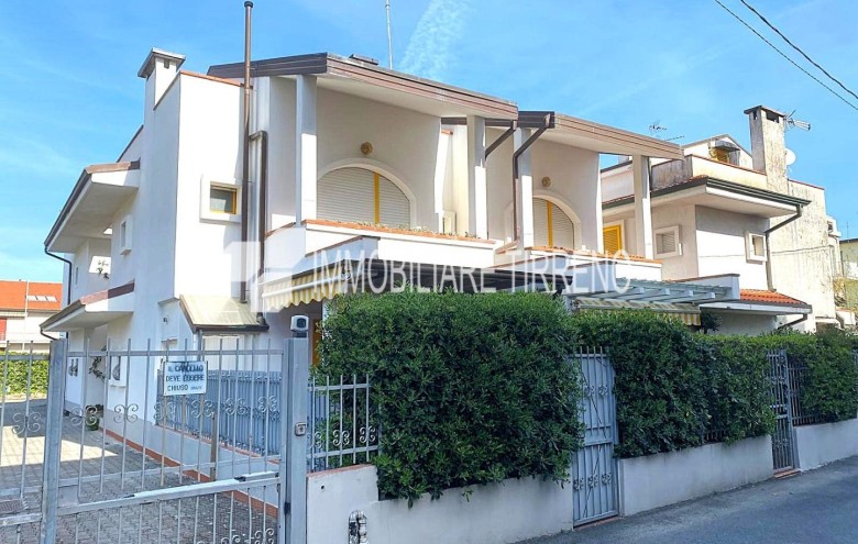 Villetta a schiera in vendita a Massa