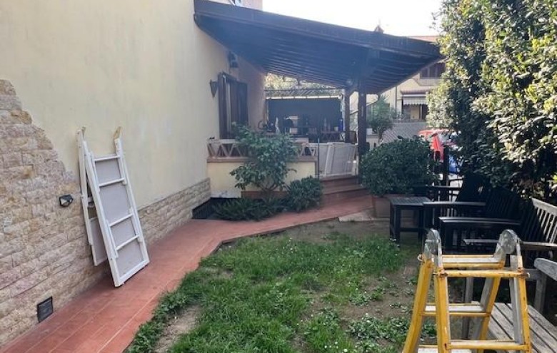 Villa singola in vendita a Massa