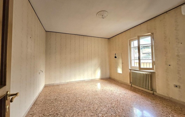 Bifamiliare in vendita a Massa