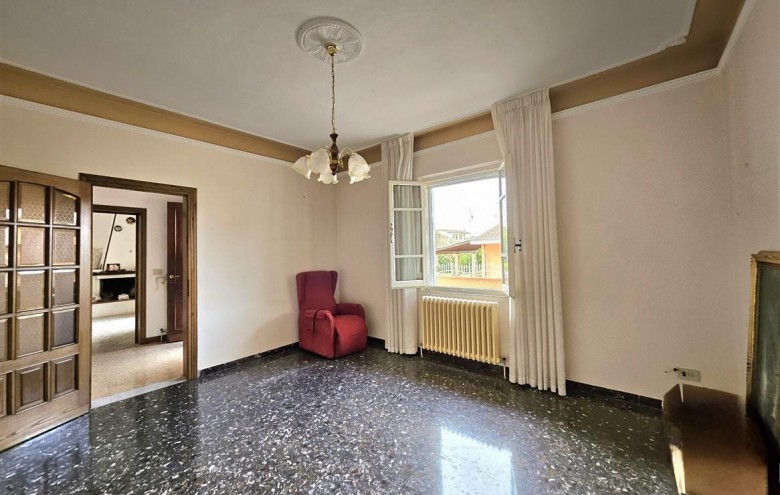 Bifamiliare in vendita a Massa