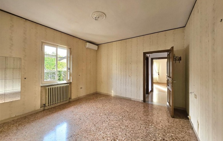 Bifamiliare in vendita a Massa