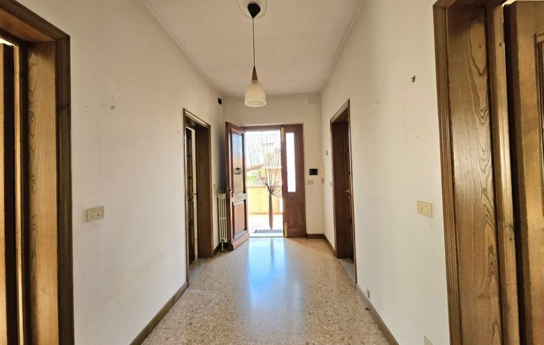 Bifamiliare in vendita a Massa