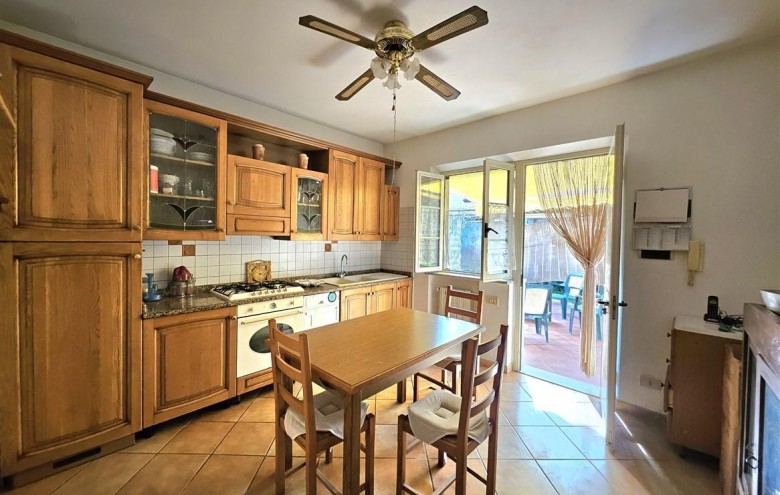 Bifamiliare in vendita a Massa