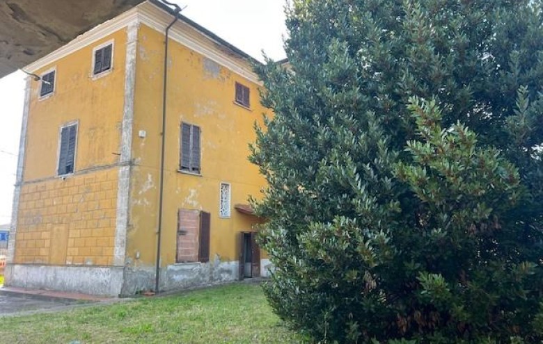 Villetta a schiera in vendita a Massa