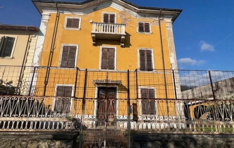 Villetta a schiera in vendita a Massa