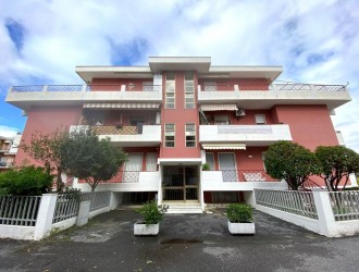Appartamento in vendita a Marina di Carrara