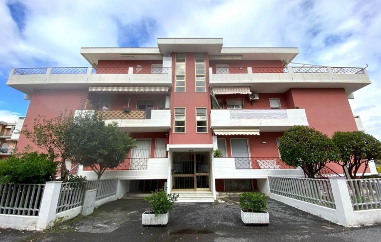 Appartamento in vendita a Carrara